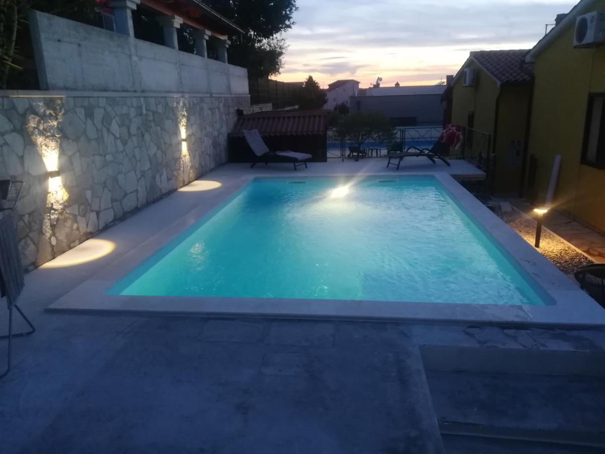Kamenjak Volme, Cousy House With Pool 반졸레 외부 사진